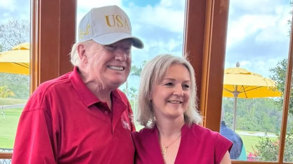 Ex-primeira-ministra britânica se encontra com Trump: "Certo sobre tudo"